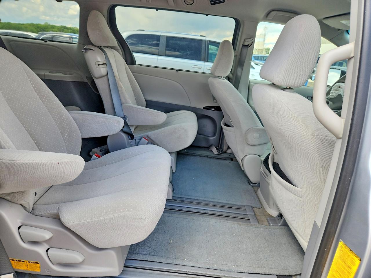 Toyota Sienna Le
