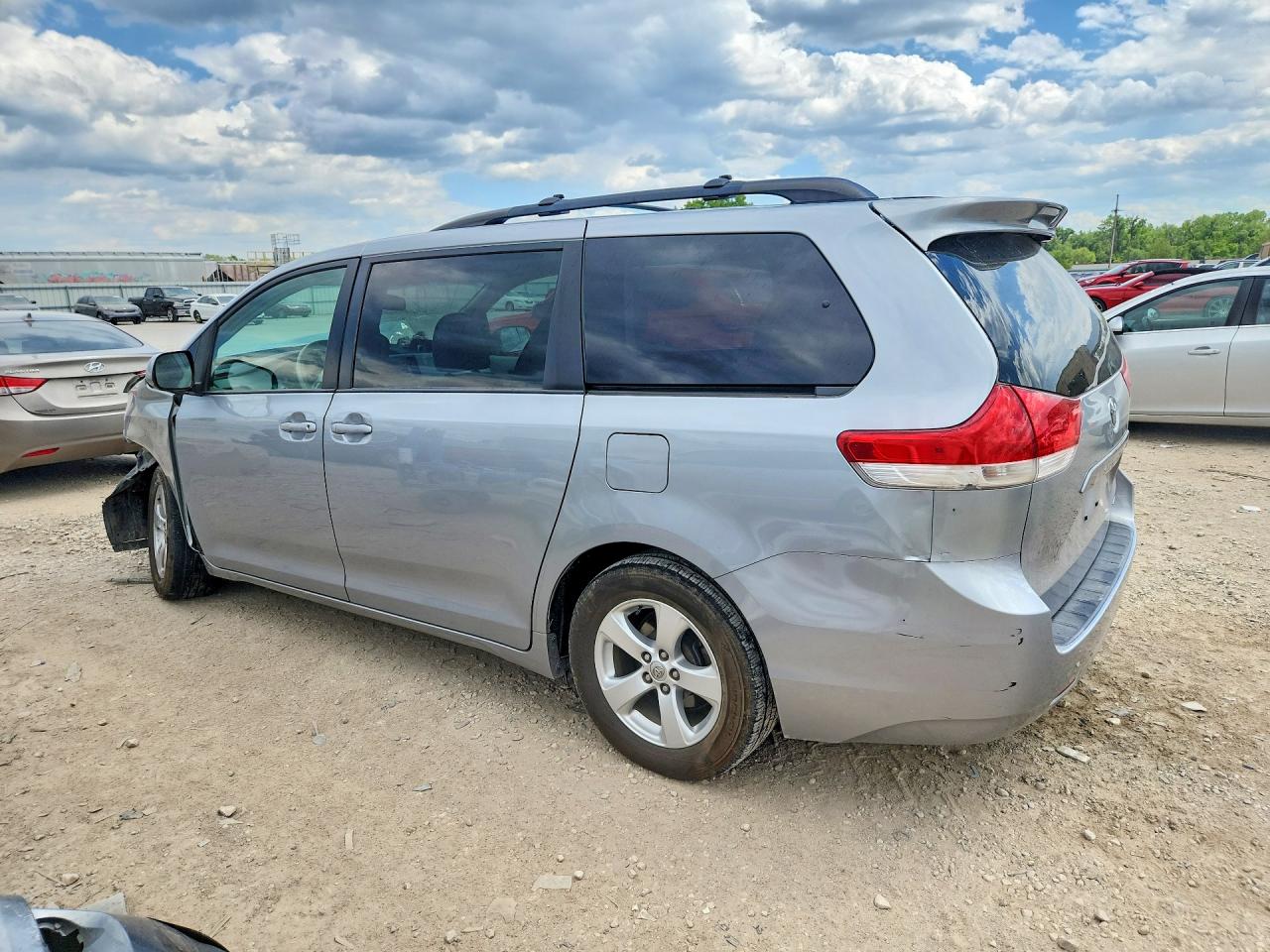 Toyota Sienna Le