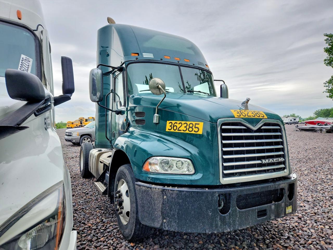 Salvage Mack 600 Image
