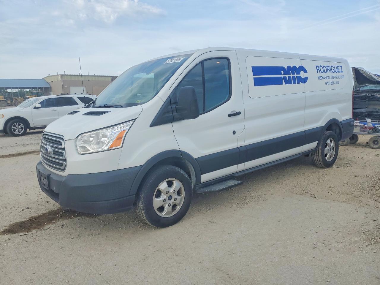 Salvage Ford Transit Image