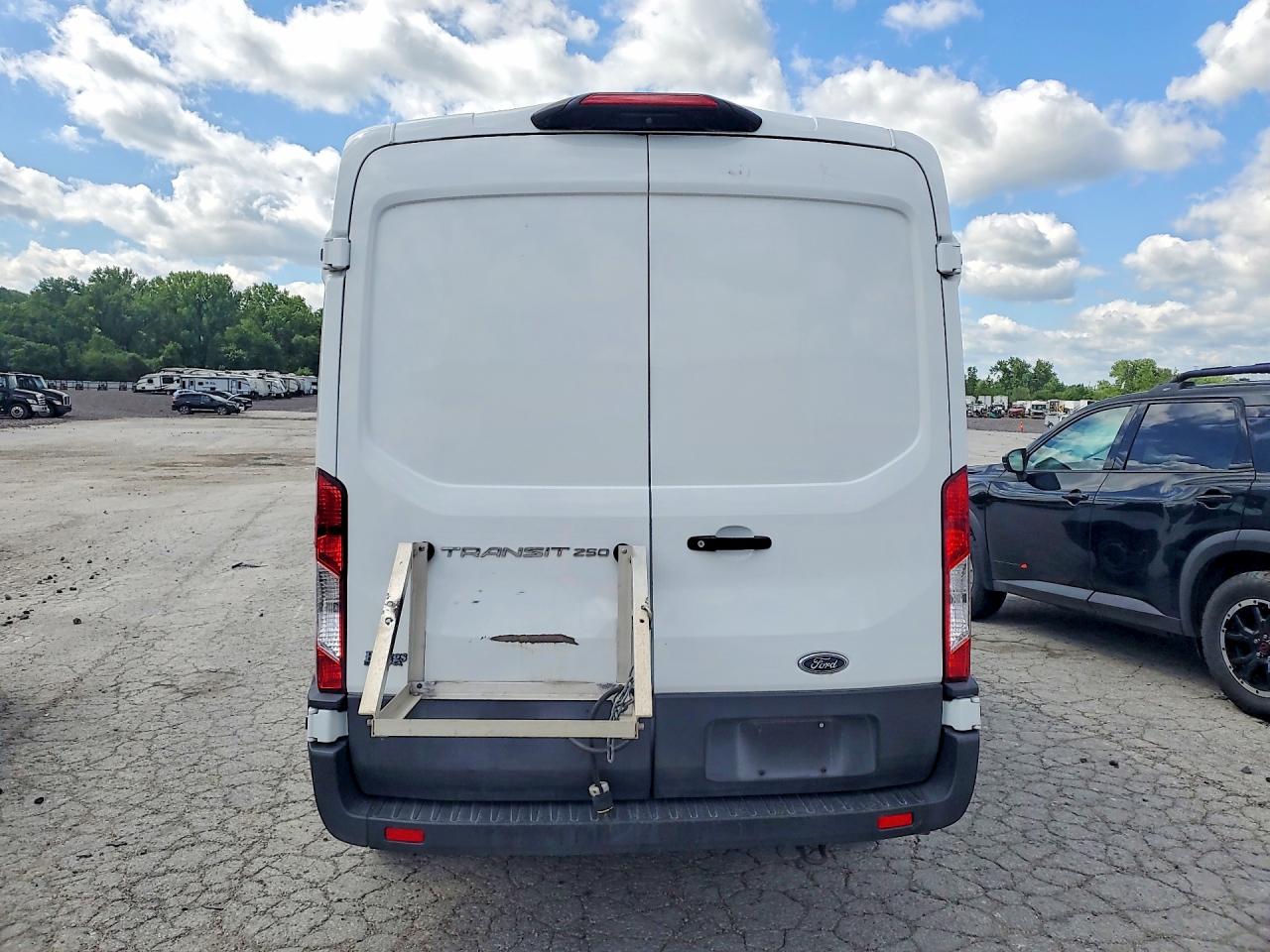 Ford Transit T-250