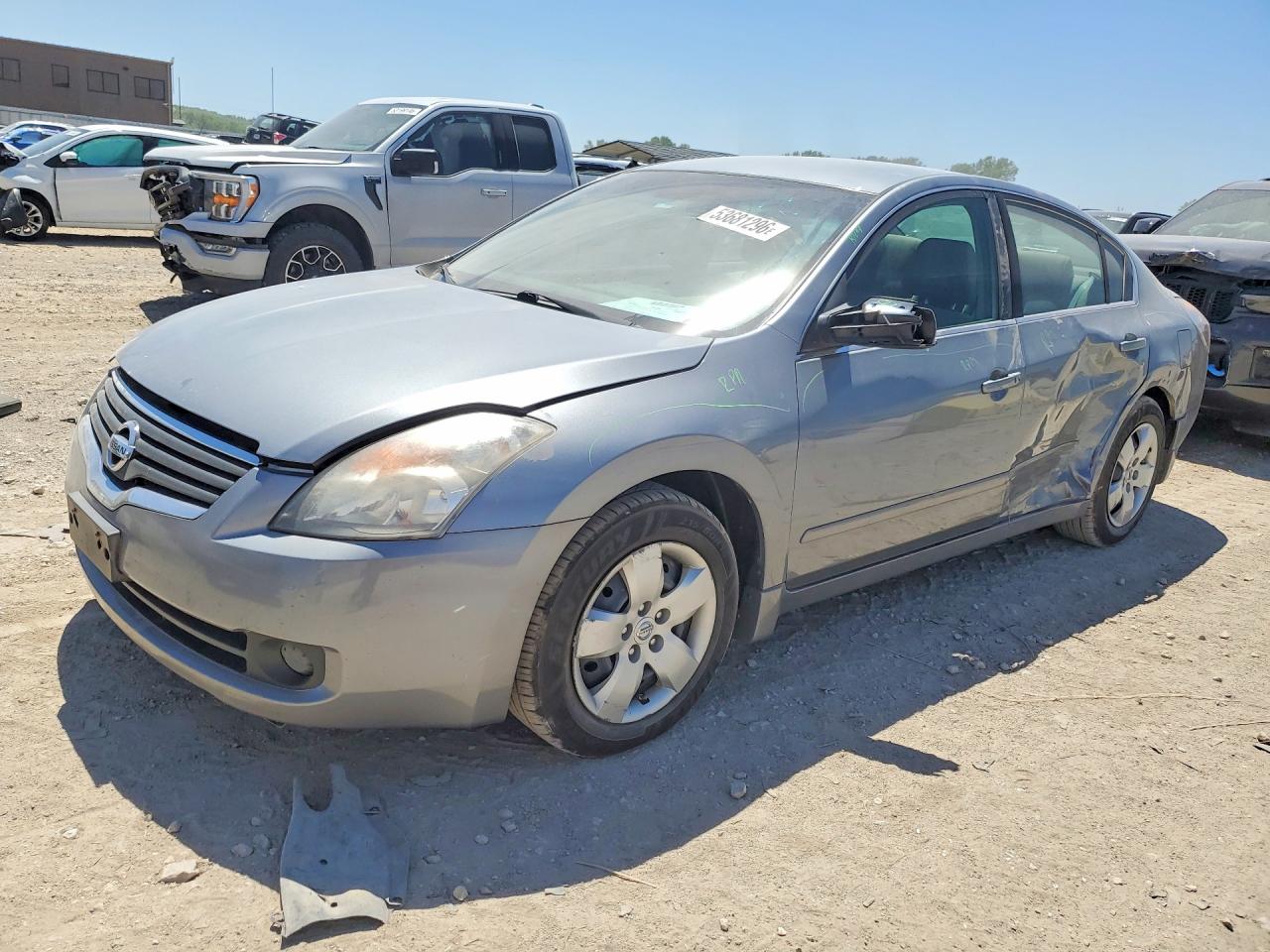Salvage Nissan Altima Image