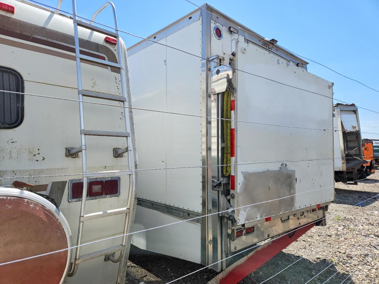 Peterbilt 337