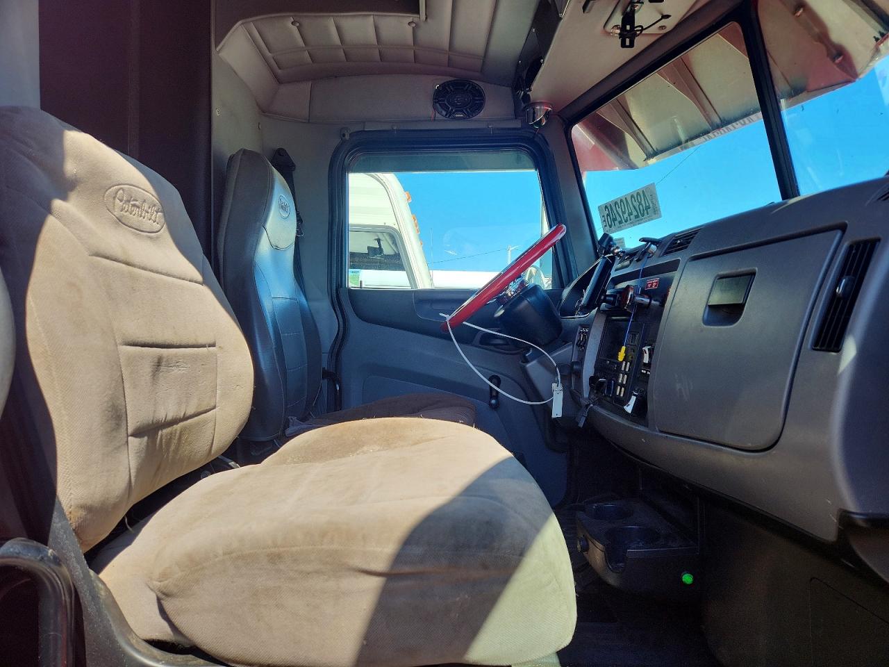 Peterbilt 337