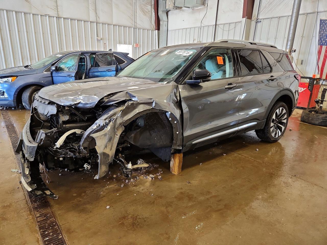 Salvage Ford Explorer Image