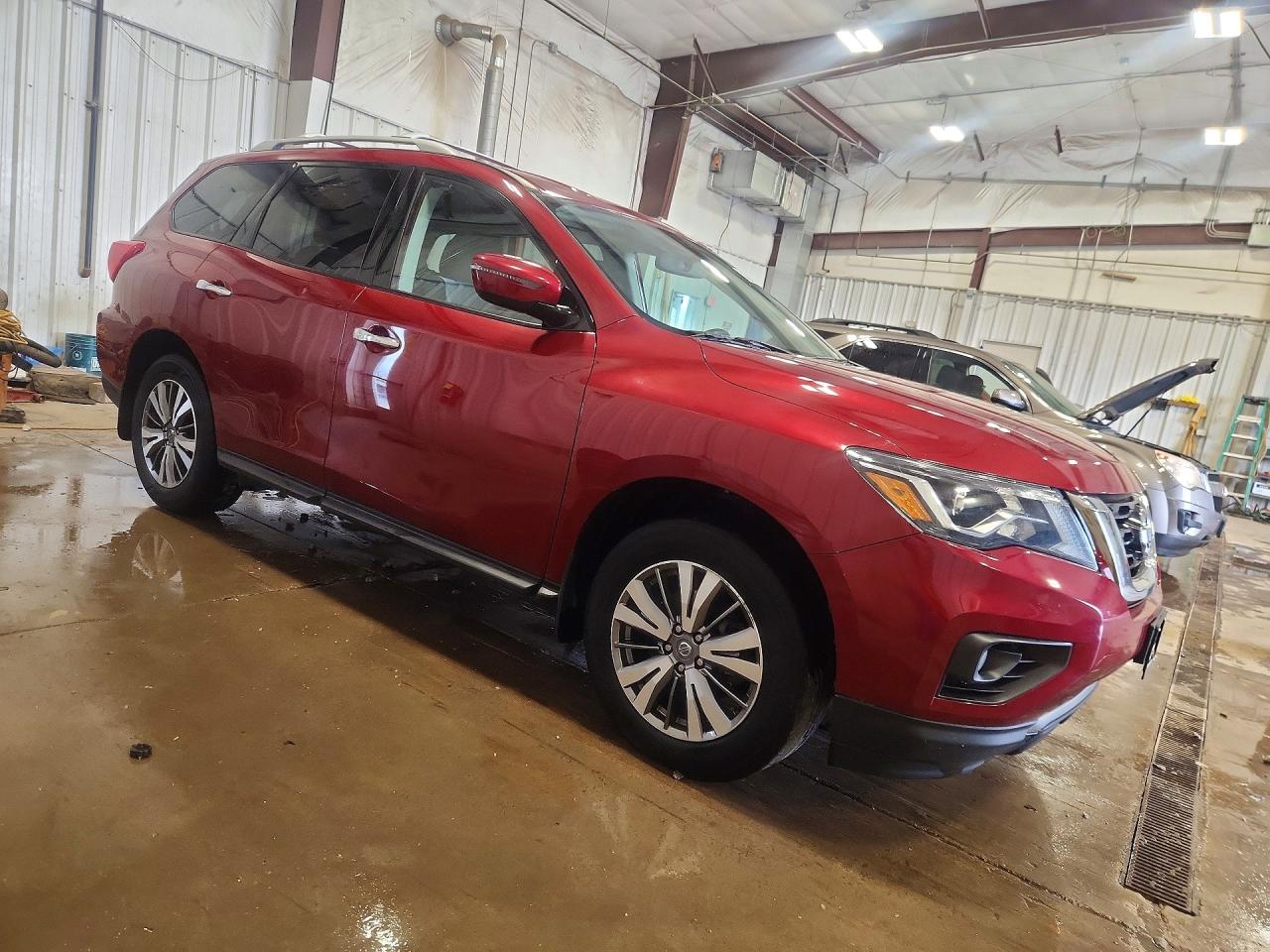 Nissan Pathfinder Sv