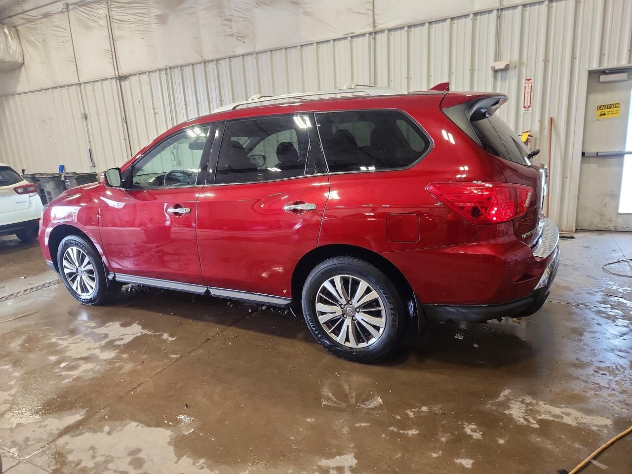 Nissan Pathfinder Sv