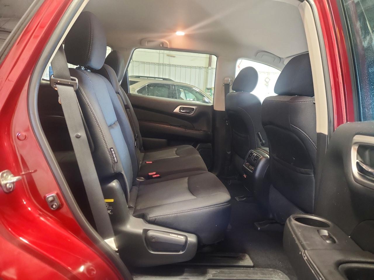 Nissan Pathfinder Sv