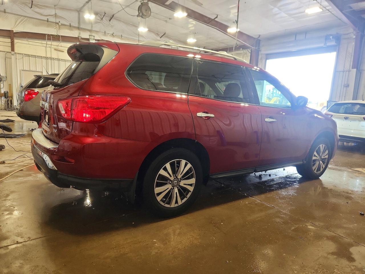 Nissan Pathfinder Sv