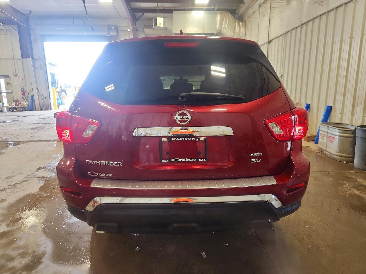 Nissan Pathfinder Sv