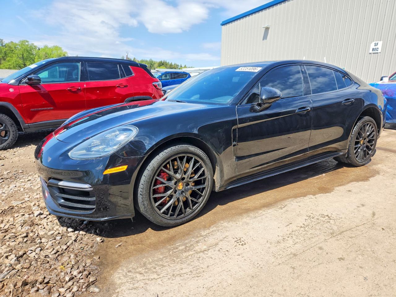 Salvage Porsche Panamera Image