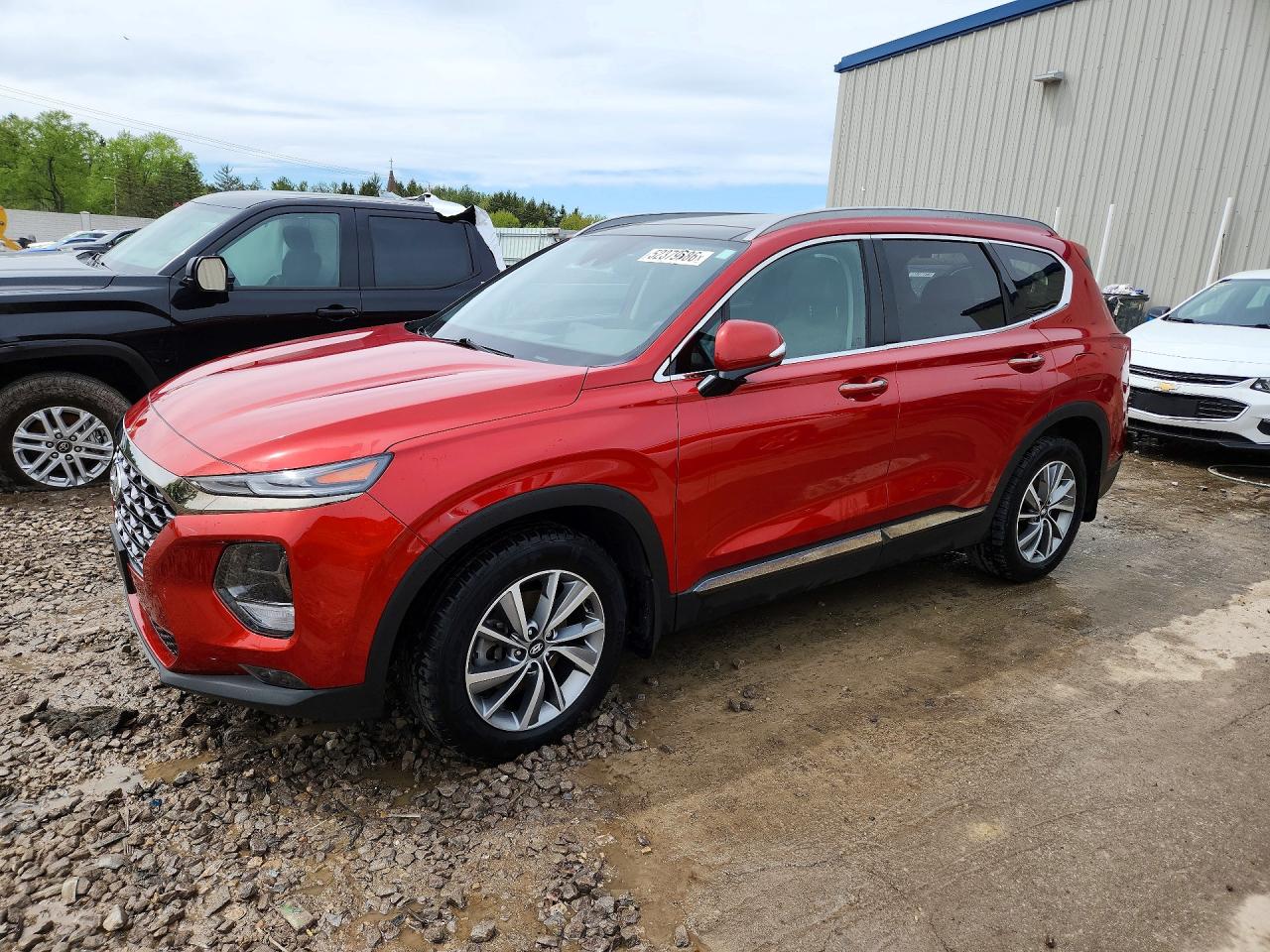 Salvage Hyundai SANTA FE Image