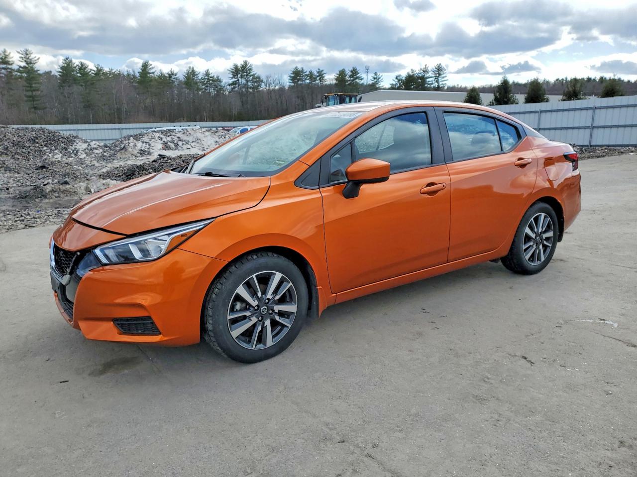 Salvage Nissan Versa Image
