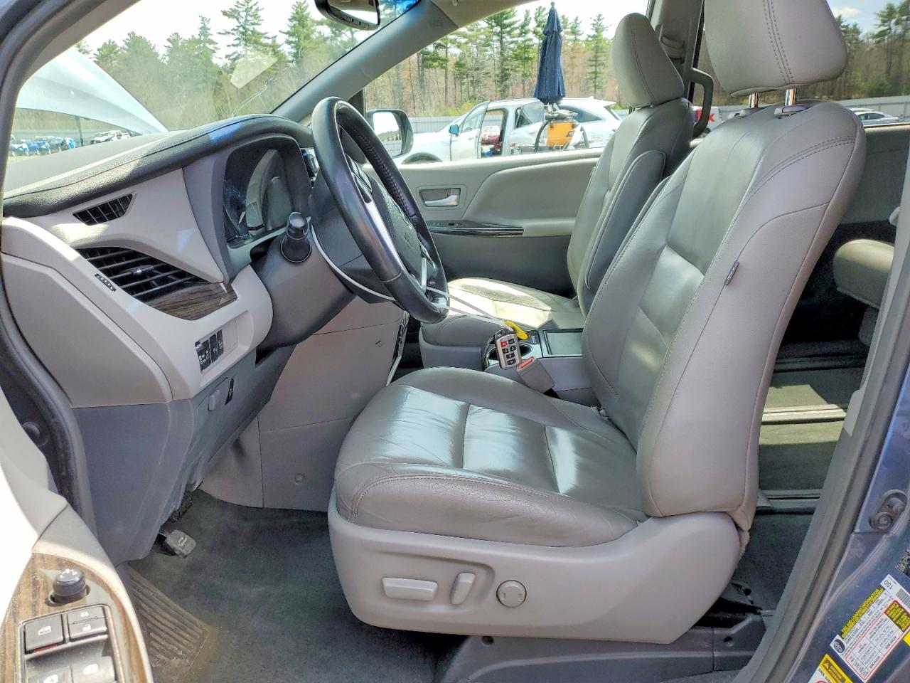 Toyota Sienna Xle Premium 7-passenger