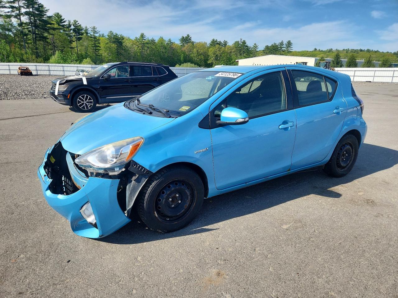 Salvage Toyota Prius Image
