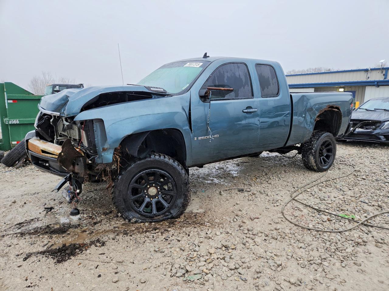 Salvage Chevrolet Silverado Image