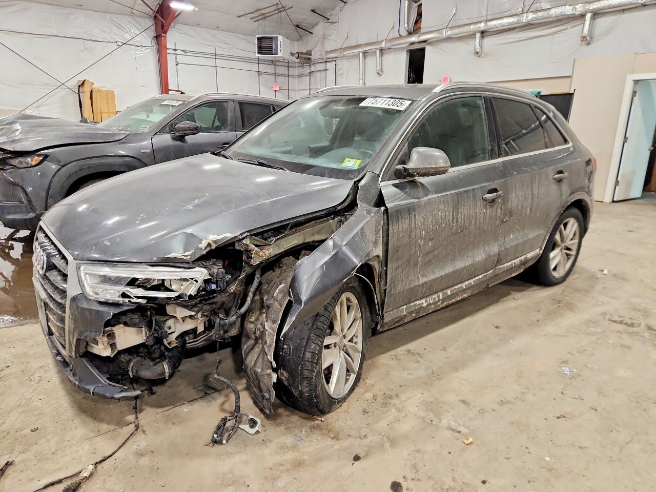 Salvage Audi Q3 Image