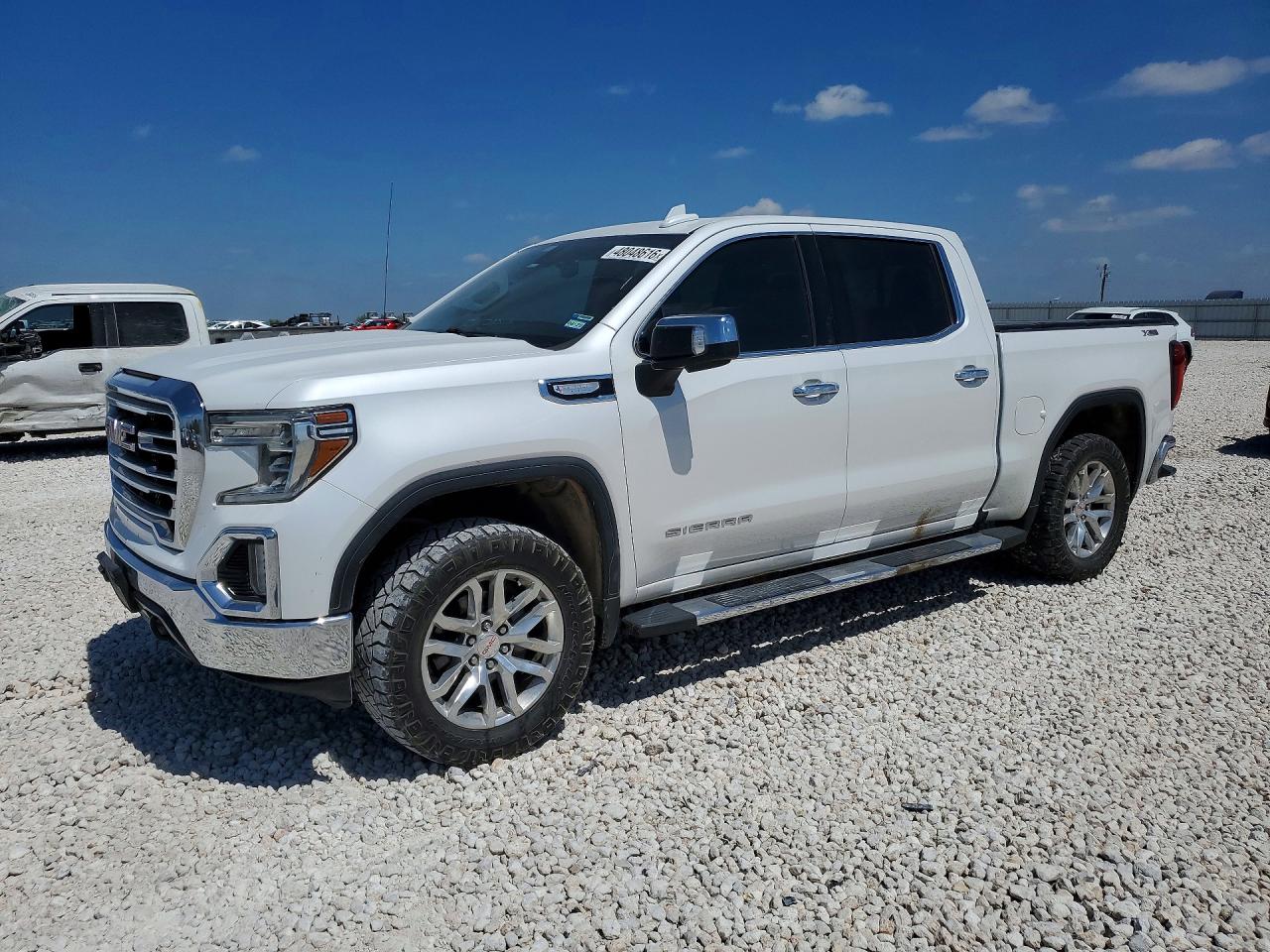 Salvage GMC Sierra Image