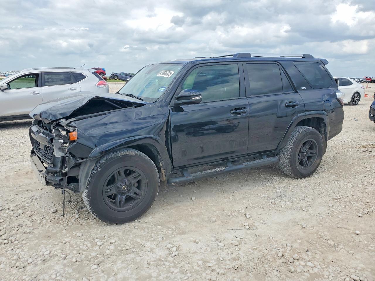 Salvage Toyota 4Runner Image