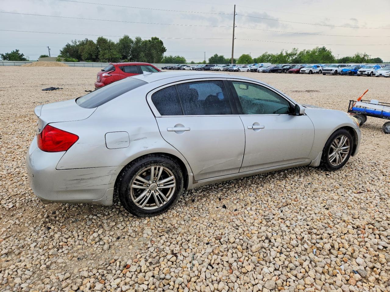 INFINITI G37 Journey