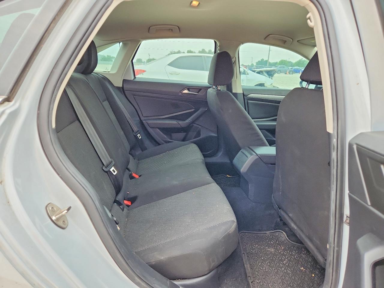 Volkswagen Jetta S