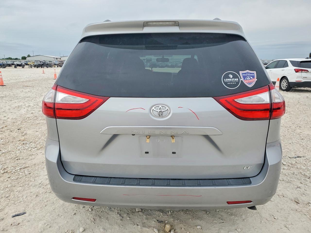 Toyota Sienna Le