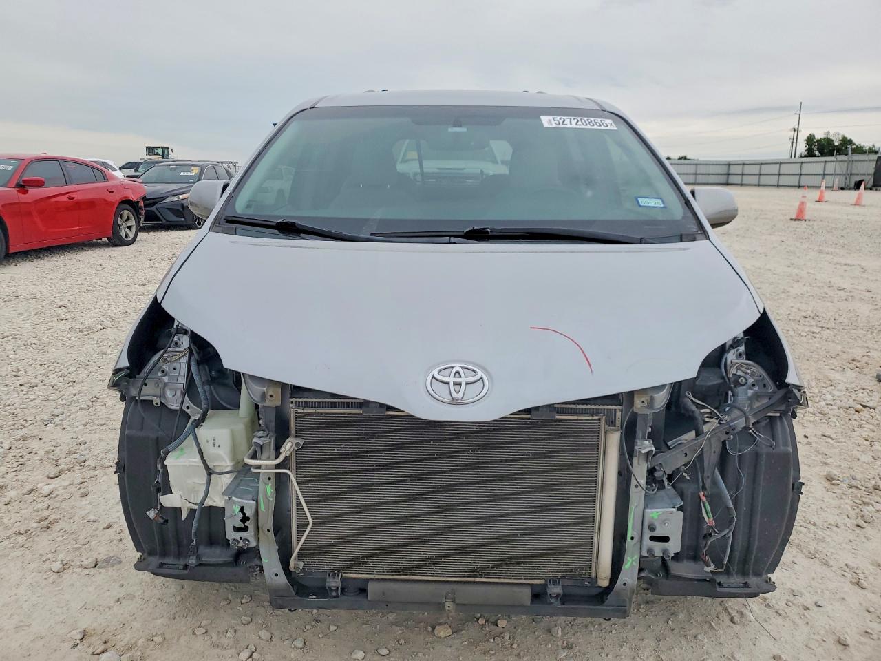 Toyota Sienna Le