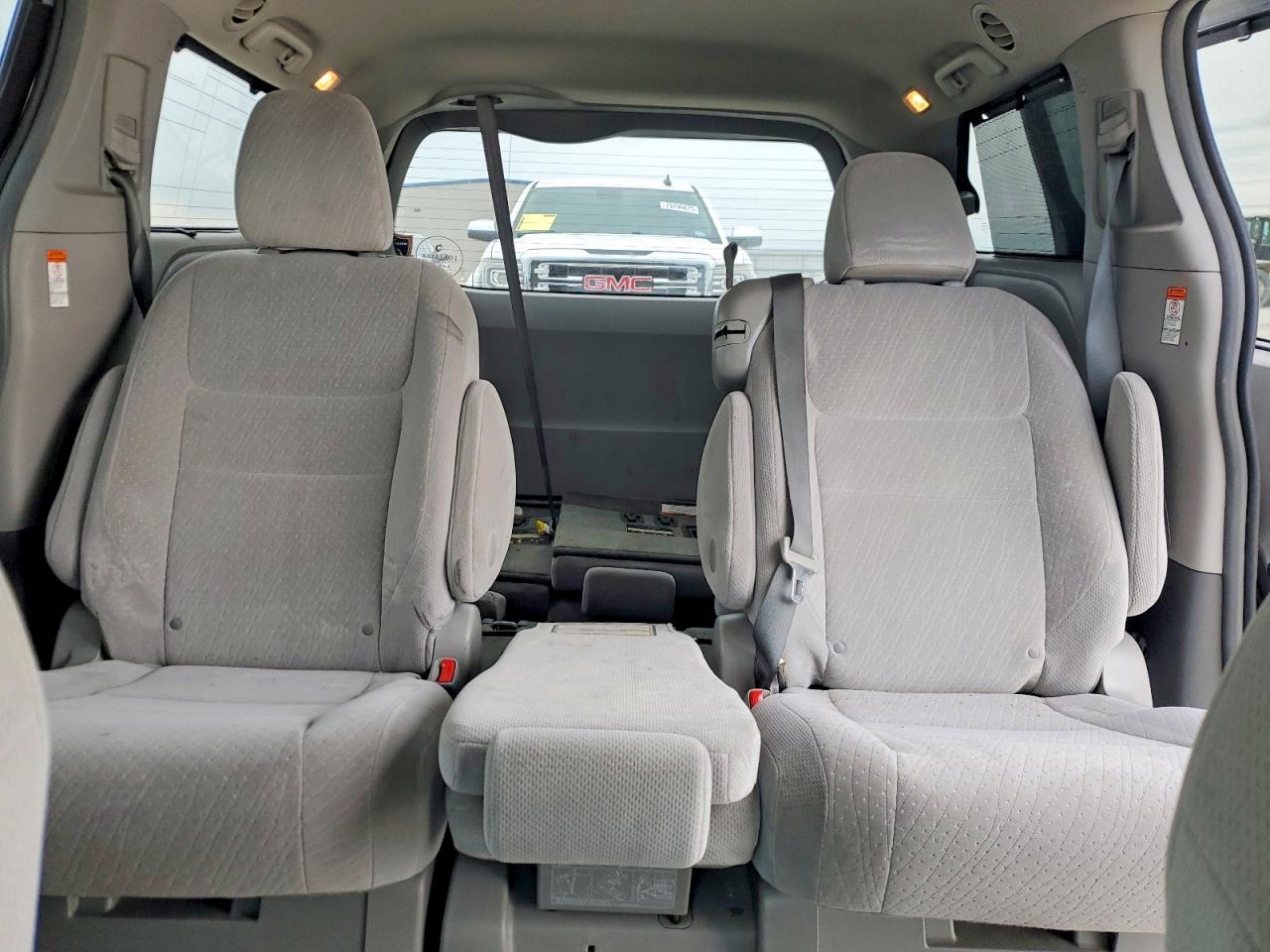 Toyota Sienna Le