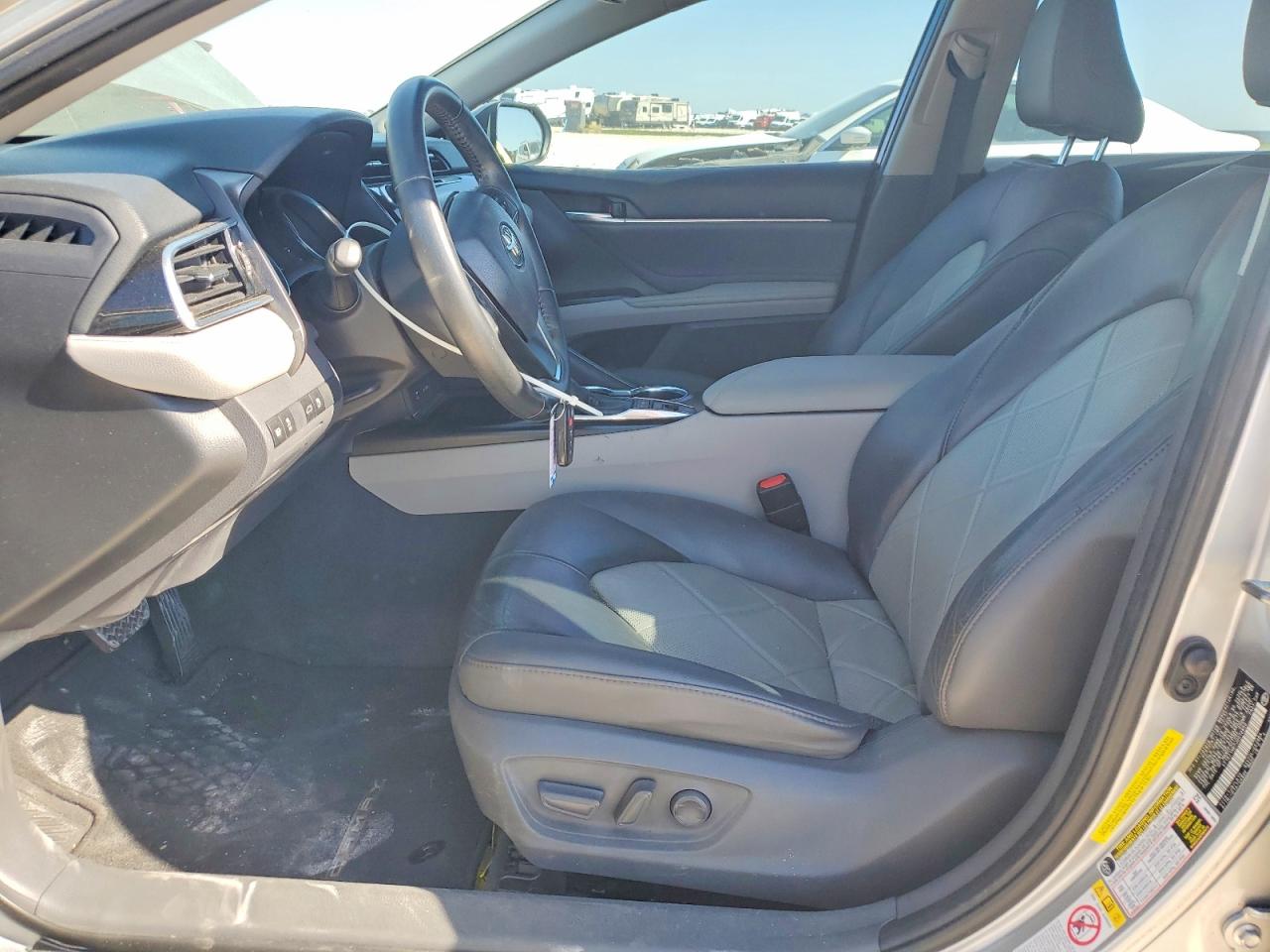 Toyota Camry Xle V6