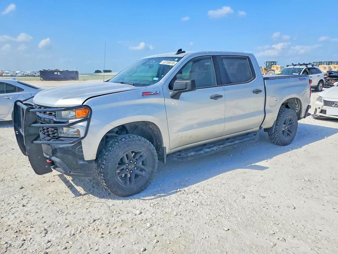 Salvage Chevrolet Silverado Image