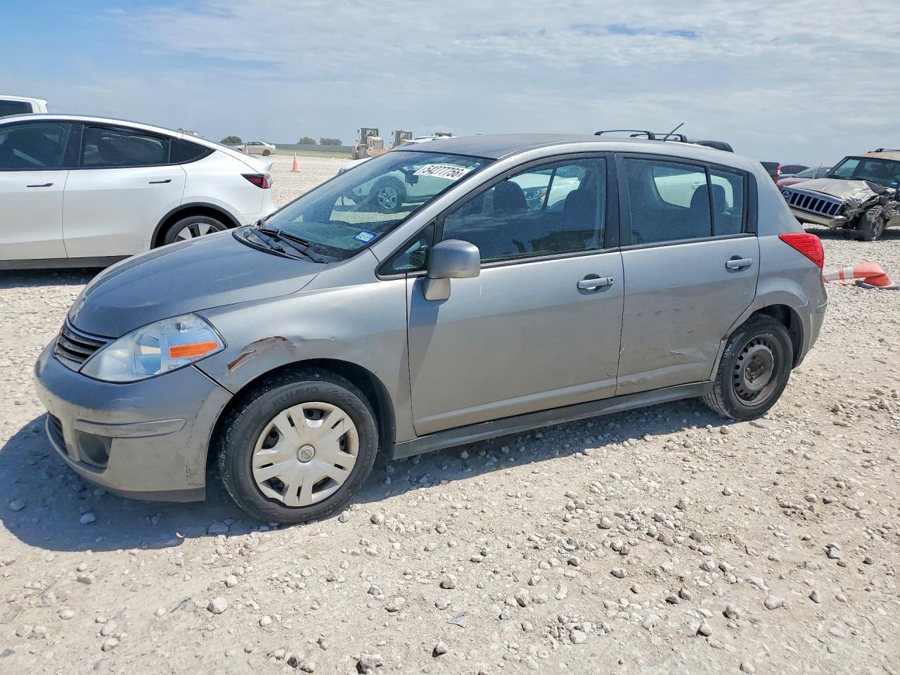 Salvage Nissan Versa Image