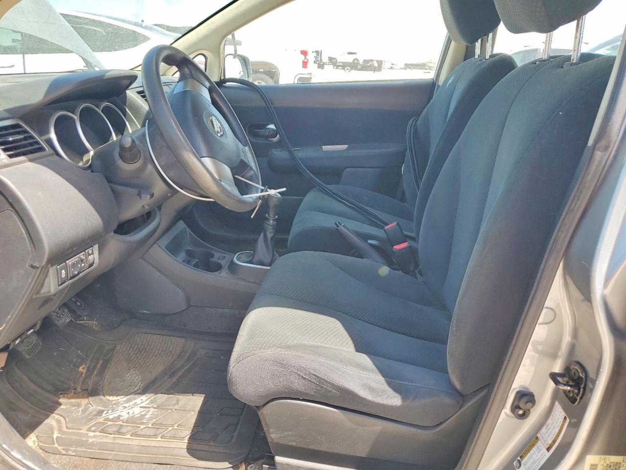 Nissan Versa 1.8 S