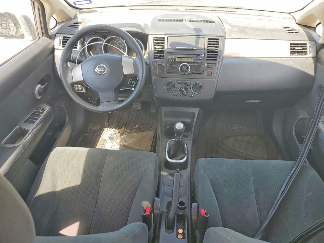 Nissan Versa 1.8 S