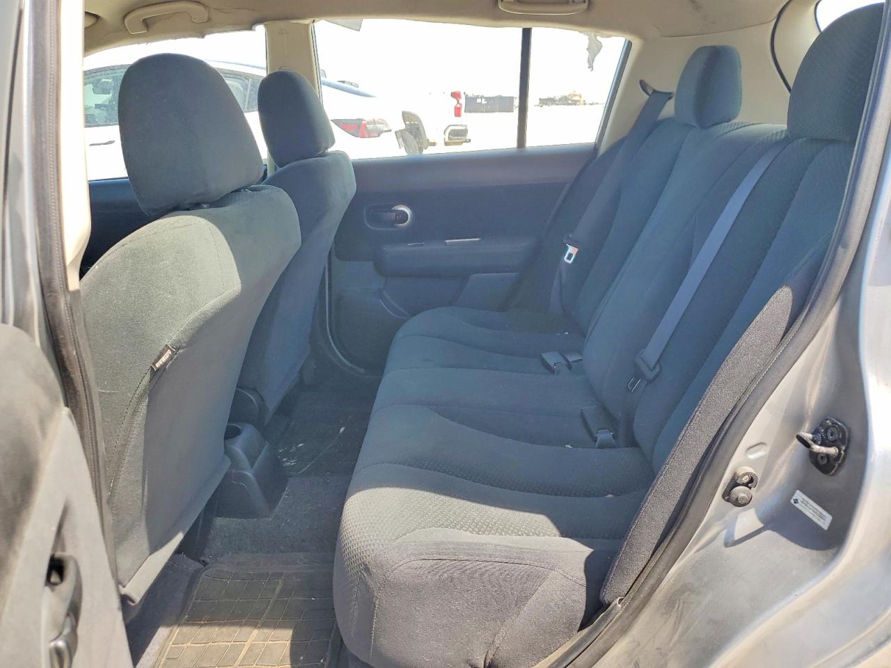 Nissan Versa 1.8 S