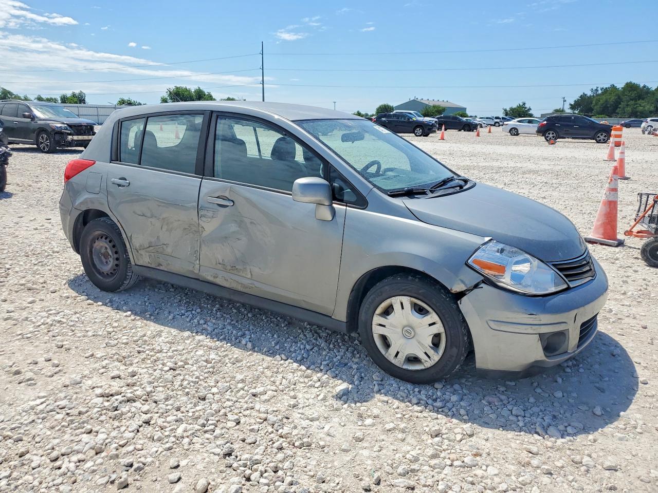 Nissan Versa 1.8 S