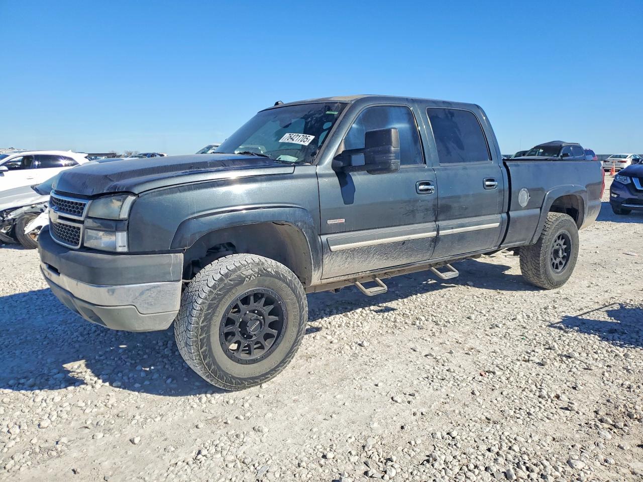 Salvage Chevrolet Silverado Image