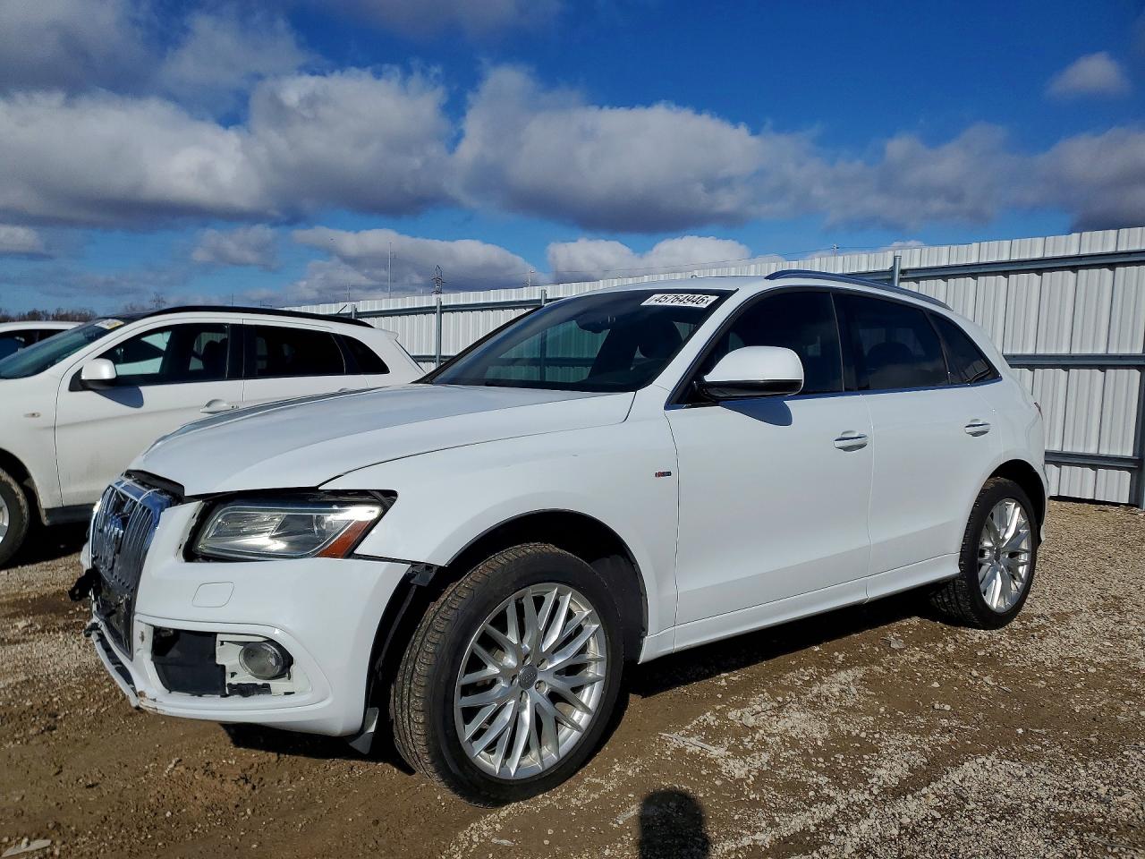 Salvage Audi Q5 Image