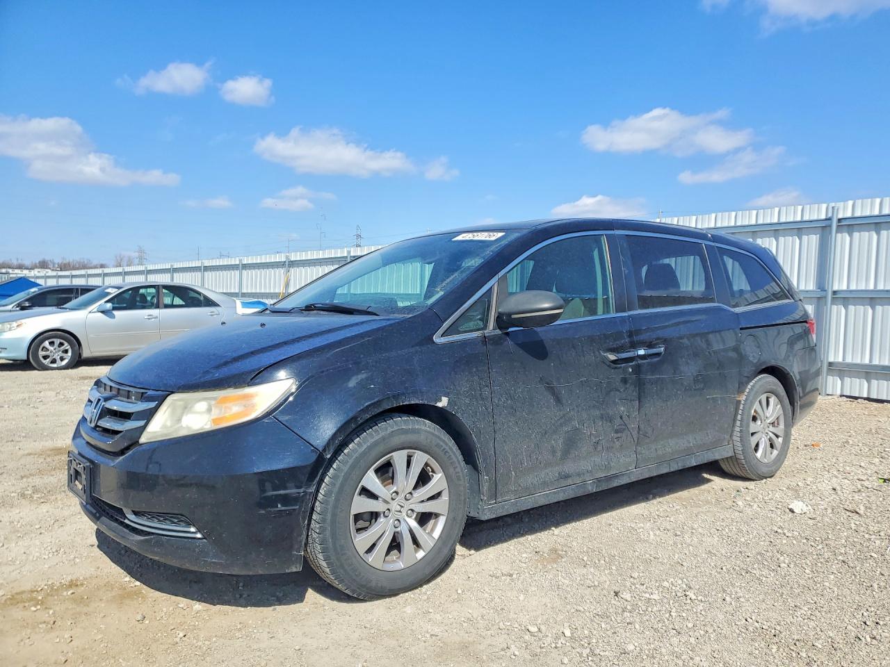 Salvage Honda Odyssey Image