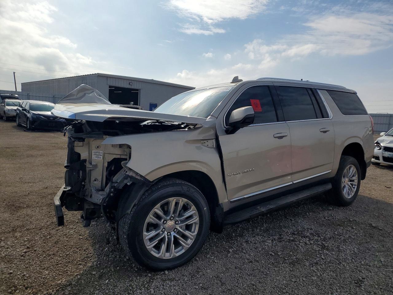 Salvage GMC Yukon Image