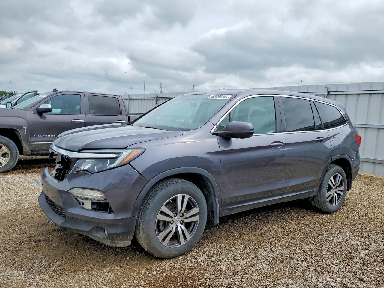 Salvage Honda Pilot Image