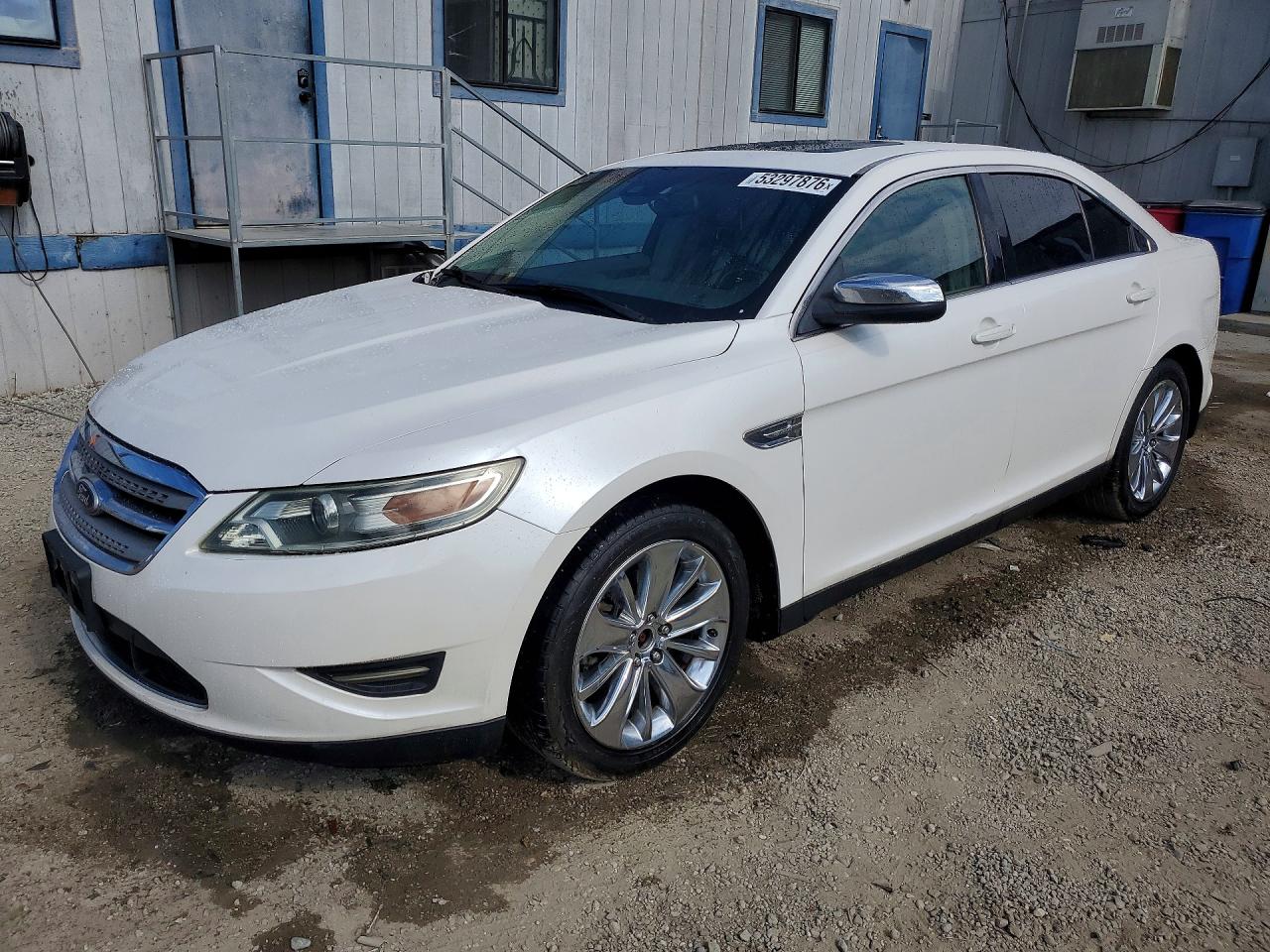 Salvage Ford Taurus Image