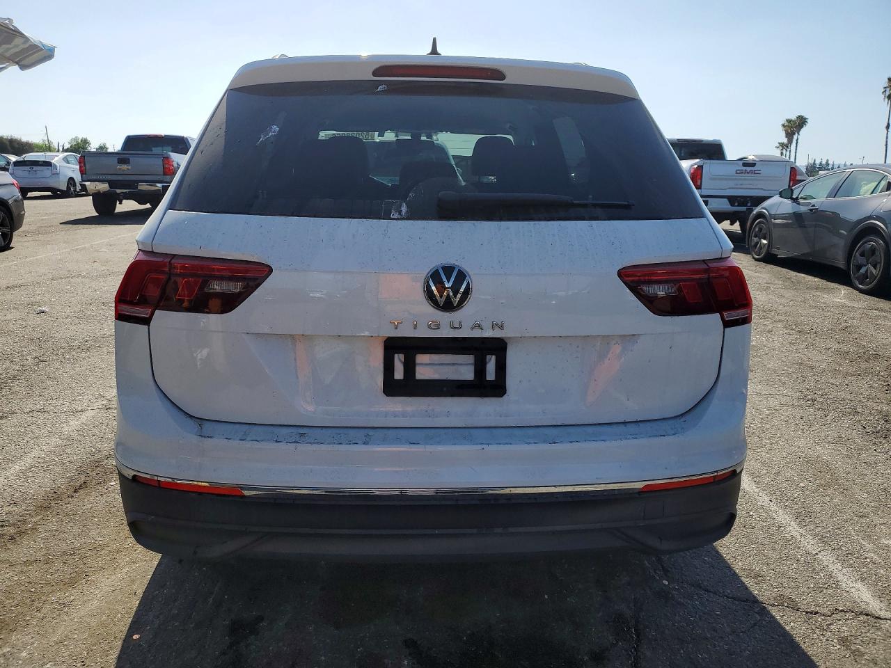 Volkswagen Tiguan S