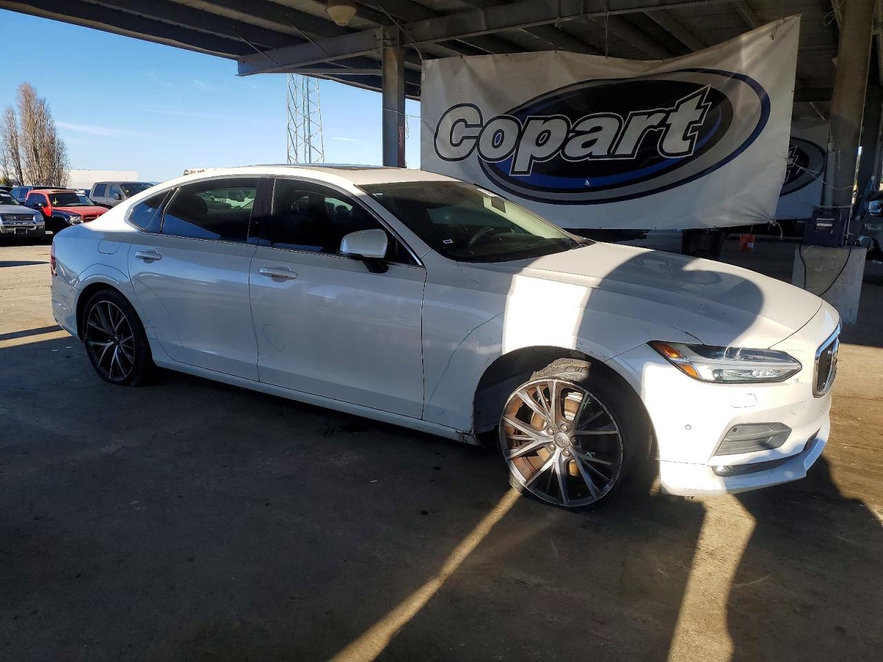 Volvo S90 T5 Momentum