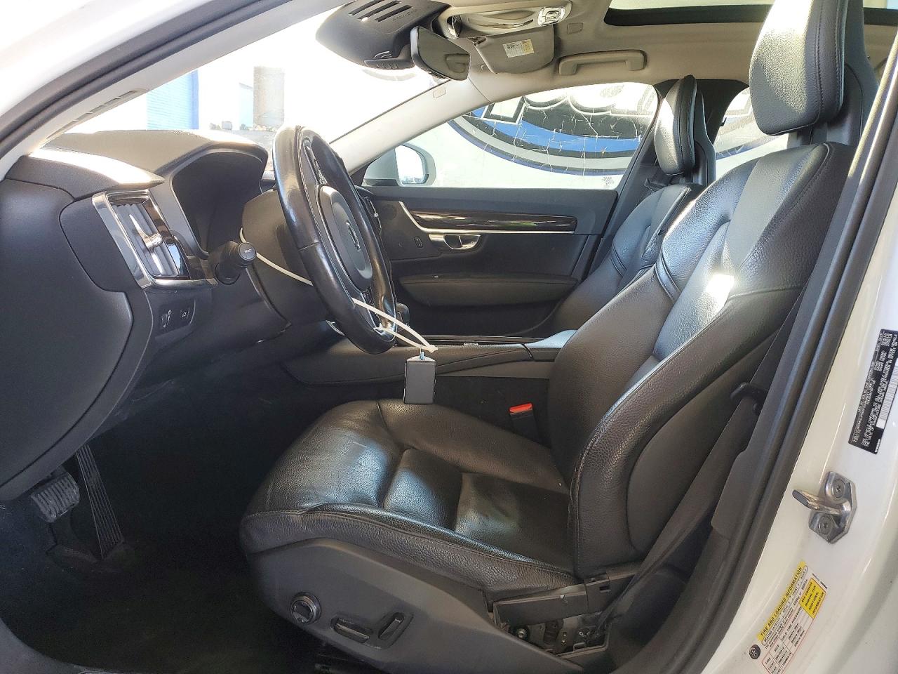 Volvo S90 T5 Momentum