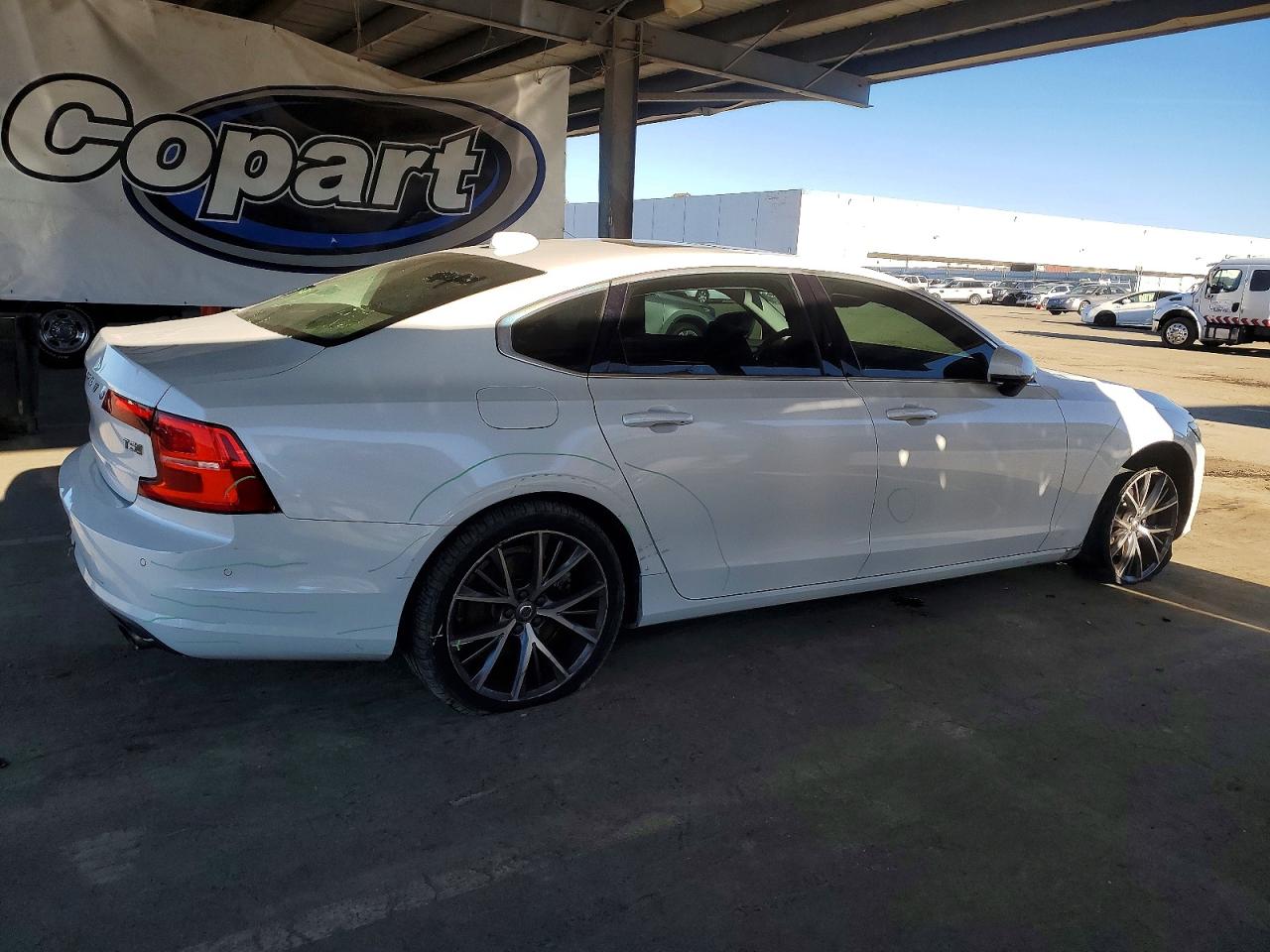 Volvo S90 T5 Momentum