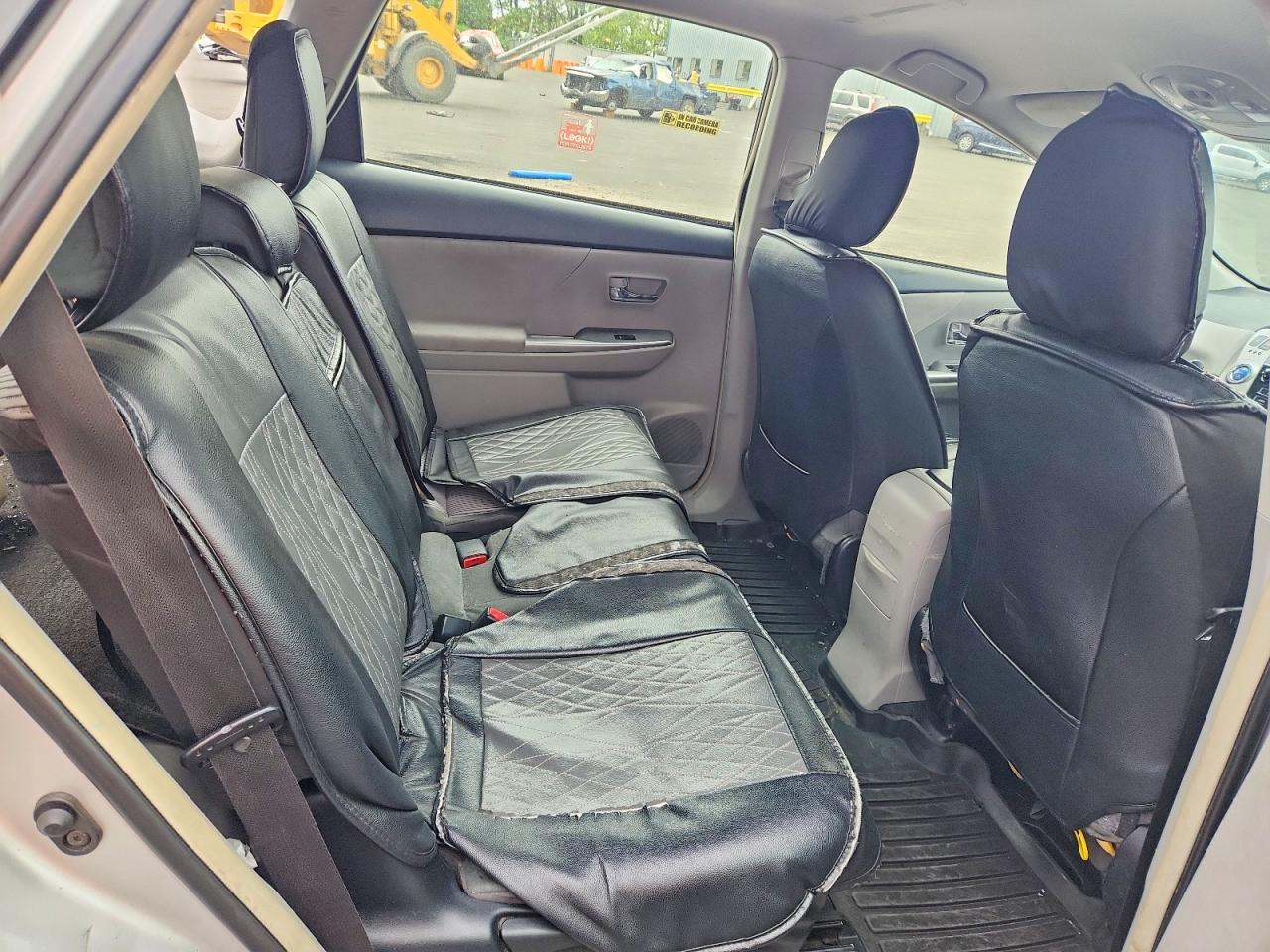 Toyota Prius v Two