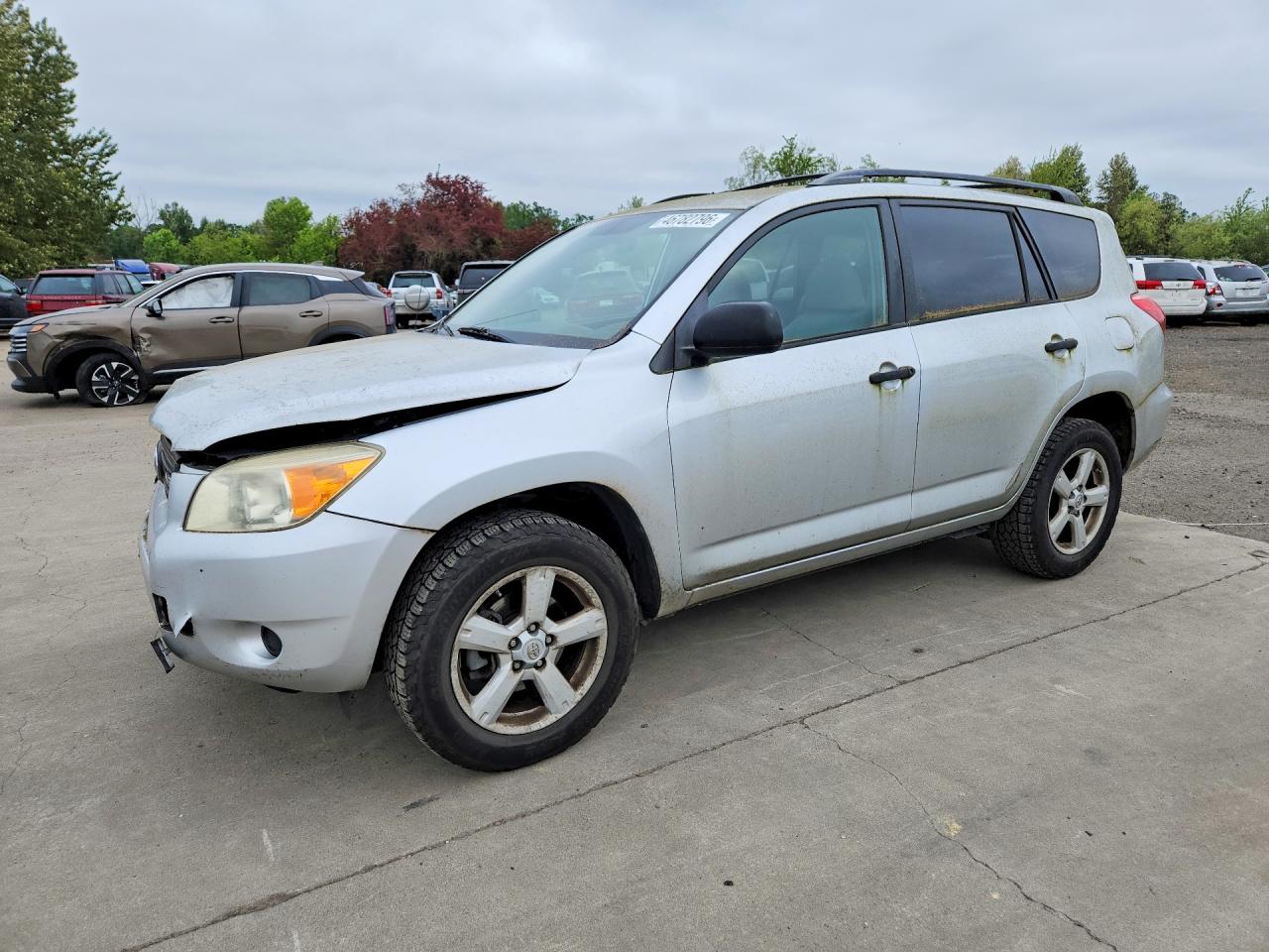 Salvage Toyota RAV4 Image