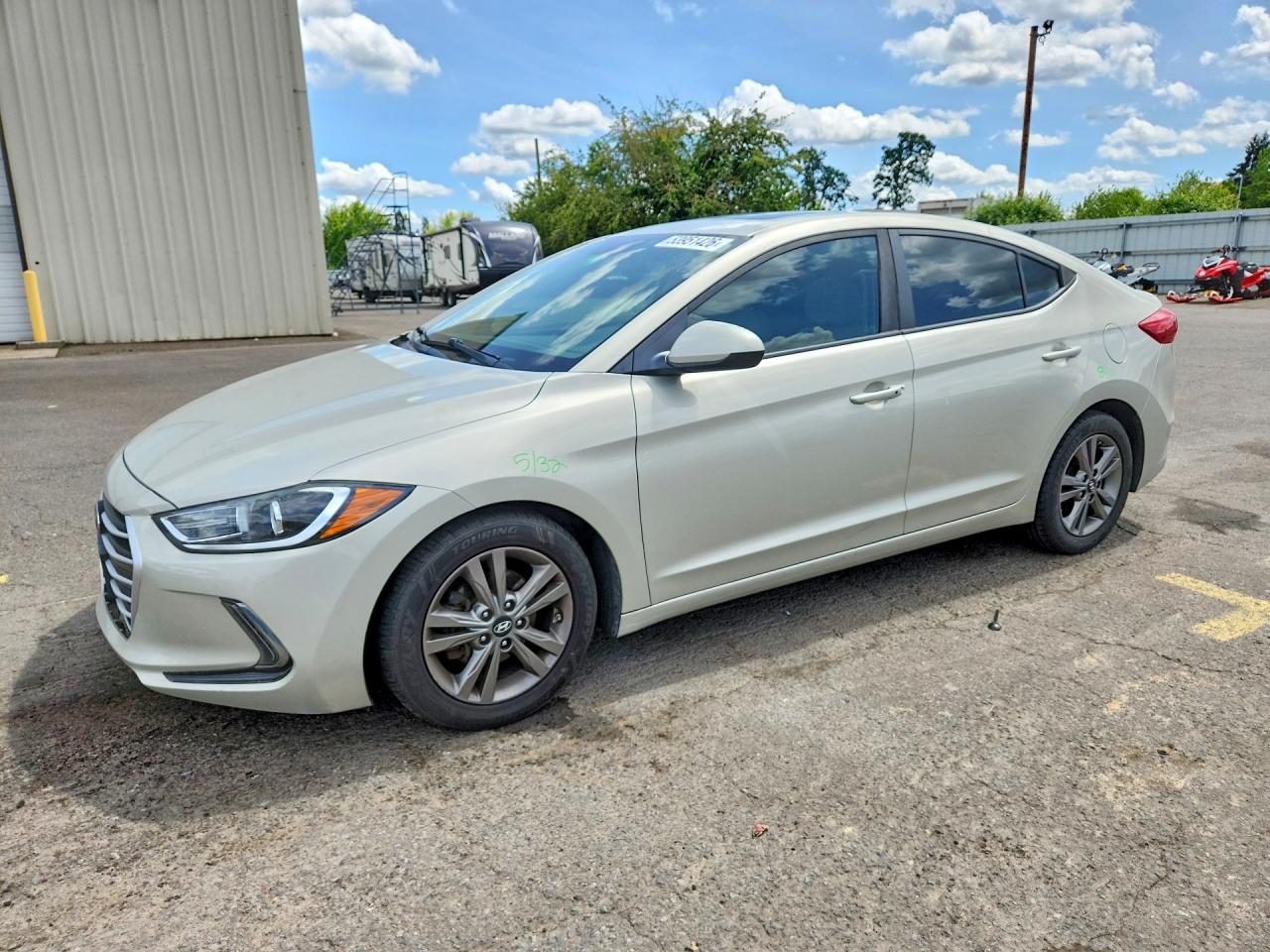 Salvage Hyundai ELANTRA Image