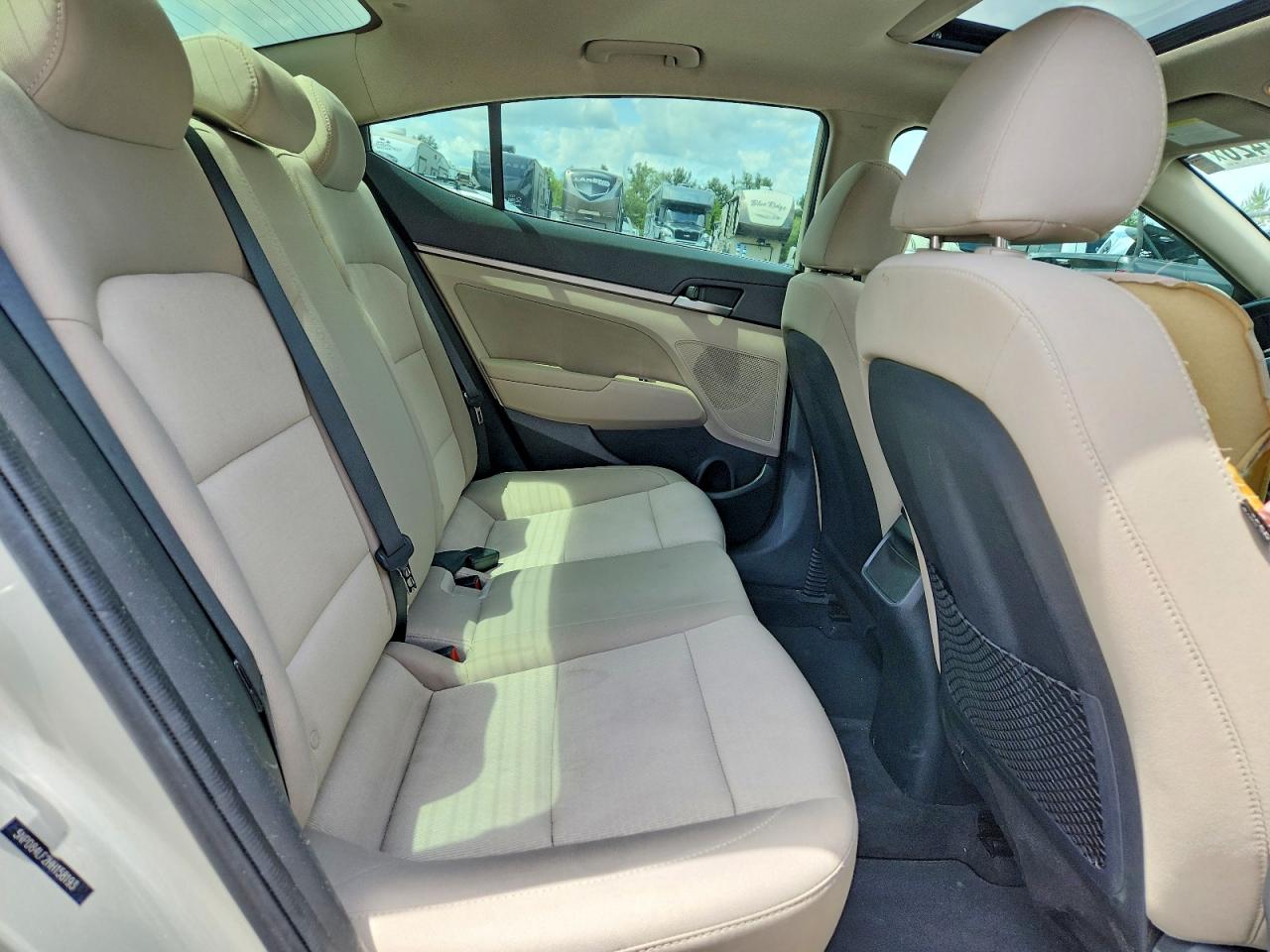 Hyundai ELANTRA Value Edition