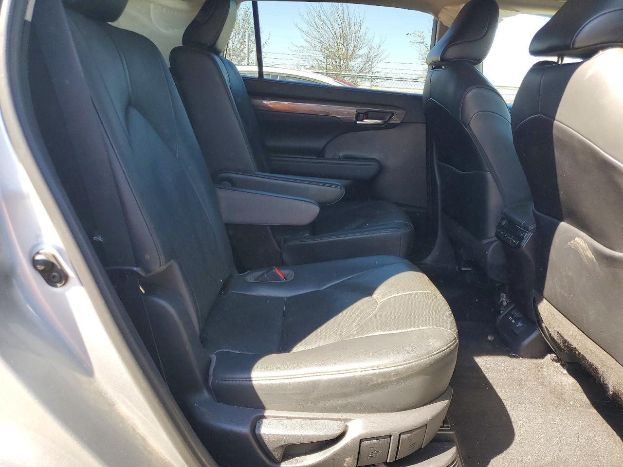 Toyota Highlander Hybrid Platinum